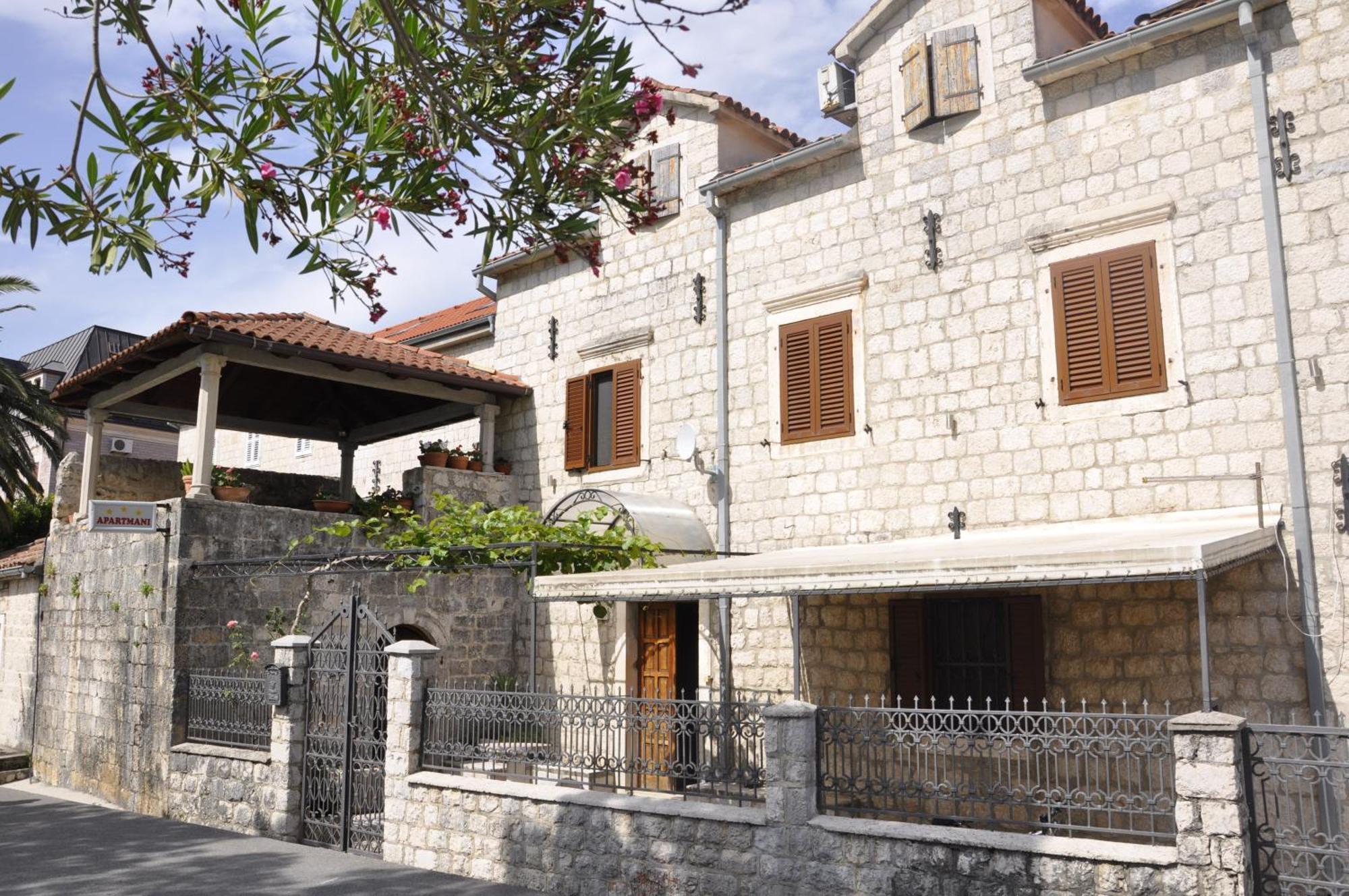 Apartments Vujosevic Kotor Exterior photo